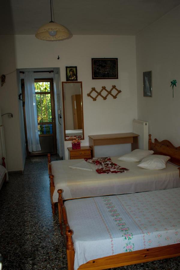 Efterpi Aggeli * Loutrópolis Thermís